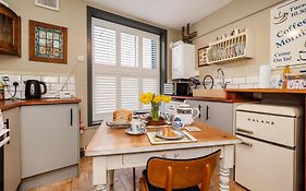 Finest Retreats - The Old Sunday School & Vestry